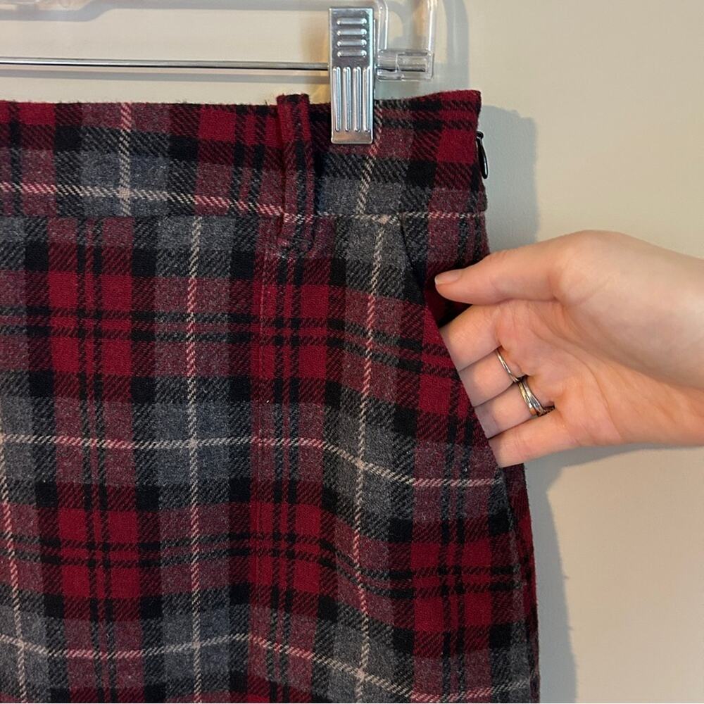 Eddie Bauer Red Gray Black Mercer Fit Plaid Wool Blend Lined Knee Length Skirt 4 - Picture 4 of 11